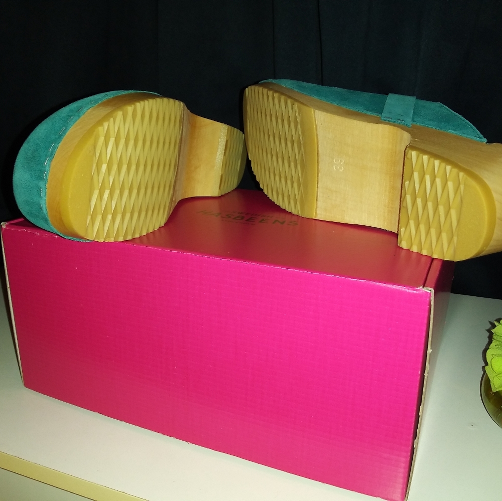 Swedish Hasbeens Teal Suede Clogs - Picture 13 of 14